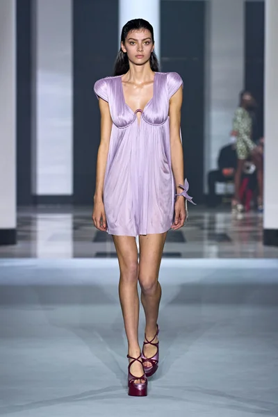 Look 3